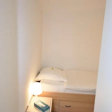 Apartman Cozy Near Main Station - Color 2